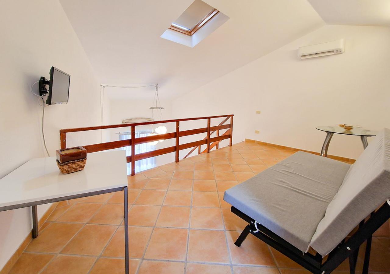 Murphy Holiday Home - Residenza Baro Ла-Маддалена Экстерьер фото